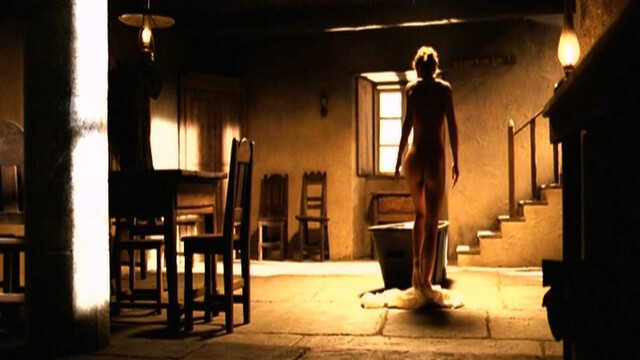 Elsa Pataky nude – Romasanta (2004)
