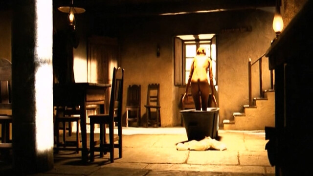 Elsa Pataky nude – Romasanta (2004)