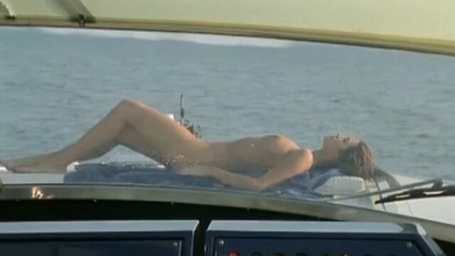 Manuela Arcuri nude – Pepe Carvalho s01e03 (1999)