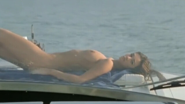 Manuela Arcuri nude – Pepe Carvalho s01e03 (1999)