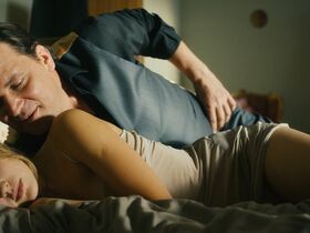Emilia Schule sexy – Axel, der Held (2017)