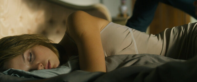Emilia Schule sexy – Axel, der Held (2017)
