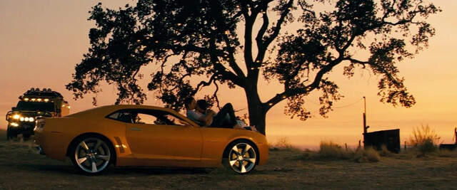 Megan Fox sexy - Transformers (2007)