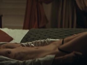 Jeanne Balibar nude - Le système Victoria (2024)