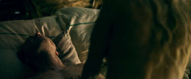 Ana de Armas sexy, Sydney Sweeney nude, Vanessa Kirby sexy - Eden (2025)