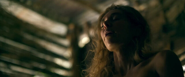 Ana de Armas sexy, Sydney Sweeney nude, Vanessa Kirby sexy - Eden (2025)