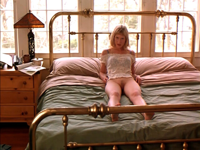 Sonja Bennett nude – Punch (2004)