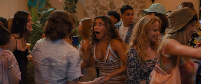 Isabella Ferreira nude – Incoming (2024)