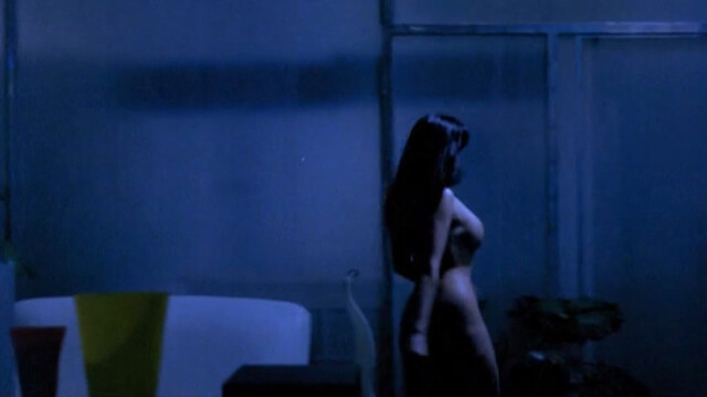 Manuela Arcuri nude – Finalmente soli (1997)