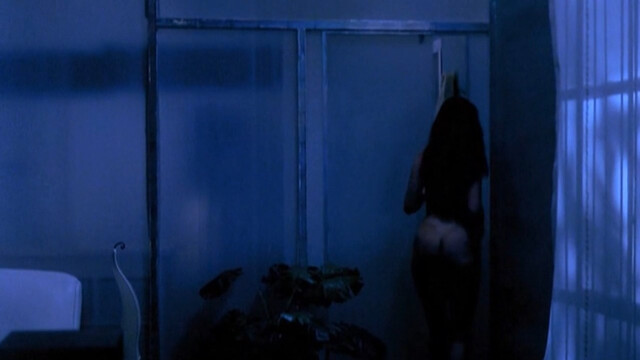 Manuela Arcuri nude – Finalmente soli (1997)