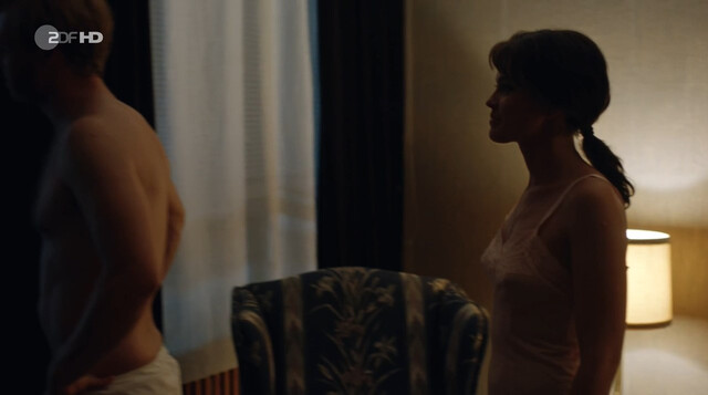 Silvia Busuioc nude – Bella Germania s01e02 (2019)