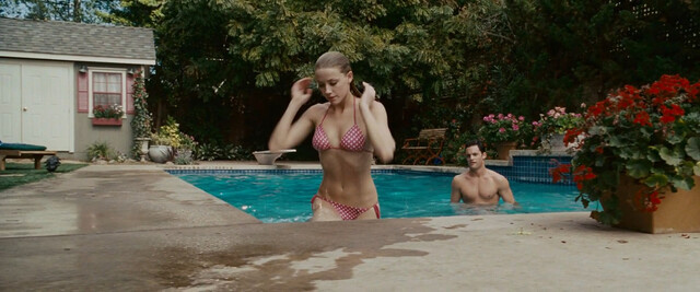 Amber Heard sexy – The Stepfather (2009)