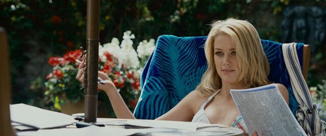 Amber Heard sexy – The Stepfather (2009)