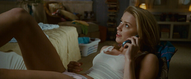 Amber Heard sexy – The Stepfather (2009)