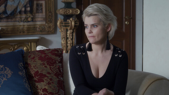 Evgenia Sinitskaya sexy – Zapadnya s01e01-02 (2024)