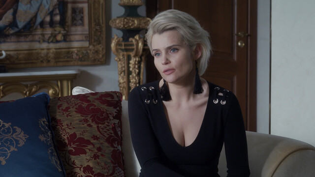 Evgenia Sinitskaya sexy – Zapadnya s01e01-02 (2024)