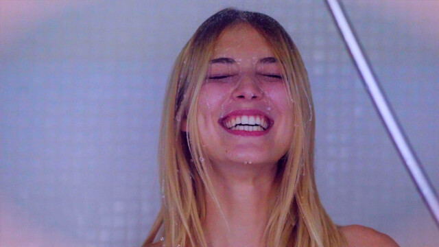 Marie Selepec sexy – Nemo Shampoo - A Bathroom Journey (2018)