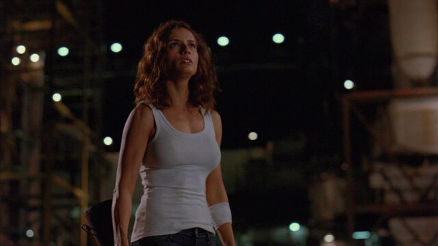 Leonor Varela sexy – Monsterwolf (2010)