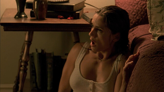 Leonor Varela sexy – Monsterwolf (2010)