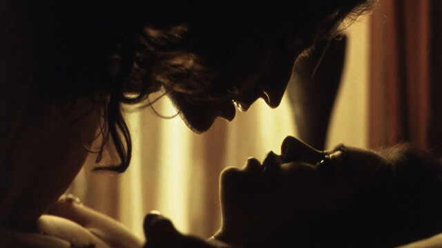 Manuela Arcuri nude – Juana La Loca (2001)
