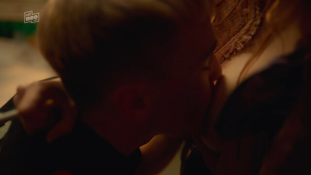 Natalia de Molina nude – Fácil s01e01-02 (2022)