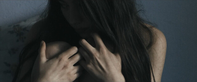 Neslihan Atagul sexy – Somewhere in Between (Araf) (2012)