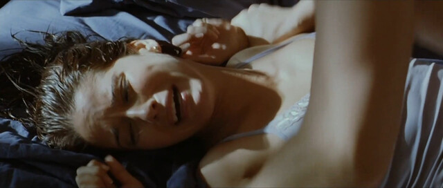 Ana Claudia Talancón sexy – El último justo (2007)