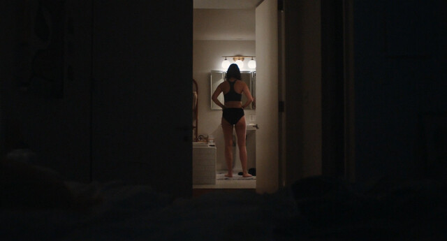 Courtney Eaton sexy – Parachute (2023)