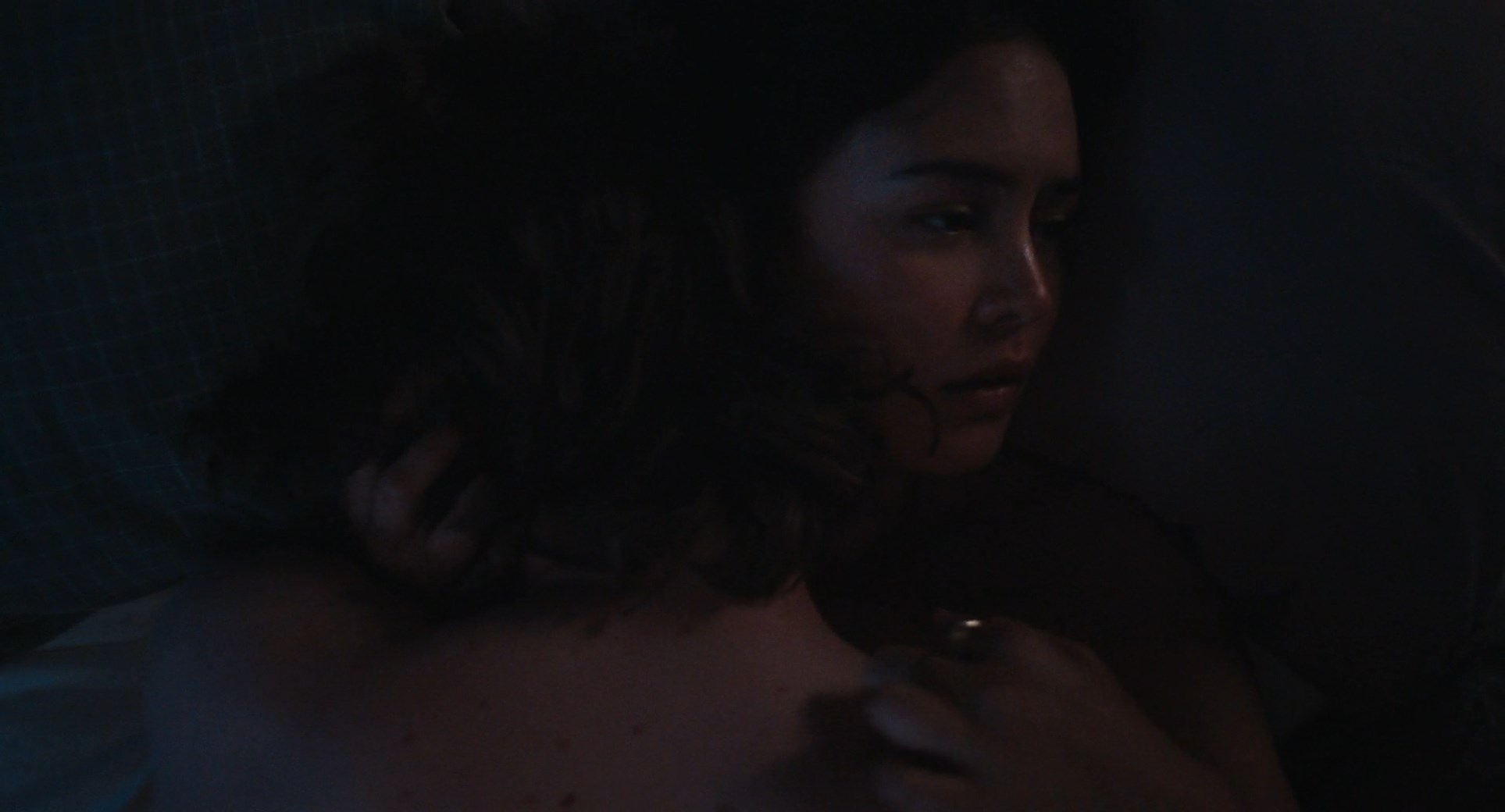 Courtney Eaton sexy – Parachute (2023)