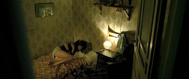 Najwa Nimri nude – Utopía (2003)