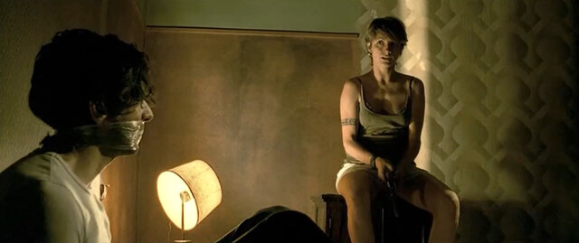 Najwa Nimri nude – Utopía (2003)