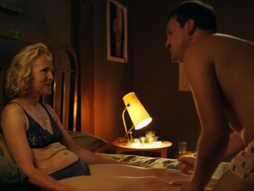 Juliane Köhler sexy – Toni, männlich, Hebamme s01e09 (2024)