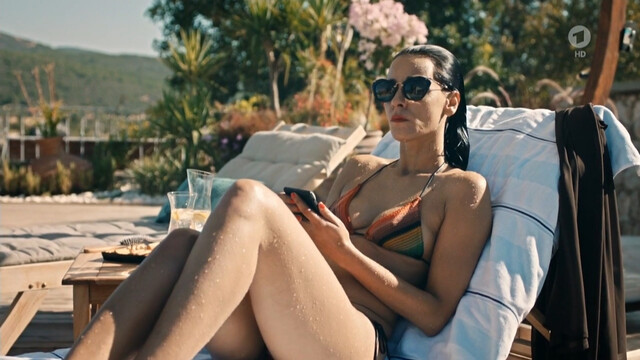 Edita Malovcic sexy – Mordkommission Istanbul s01e20 (2017)