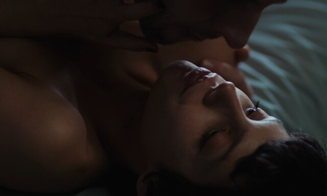 Noée Abita nude – First Case (Première affaire) (2023)
