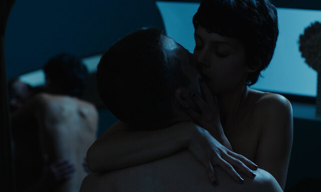 Noée Abita nude – First Case (Première affaire) (2023)