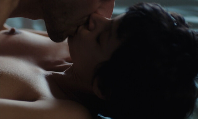 Noée Abita nude – First Case (Première affaire) (2023)