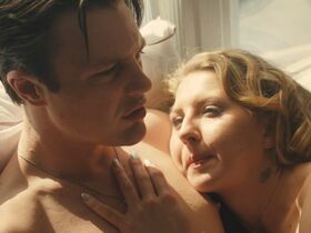 Nina Arianda sexy – Rob the Mob (2014)