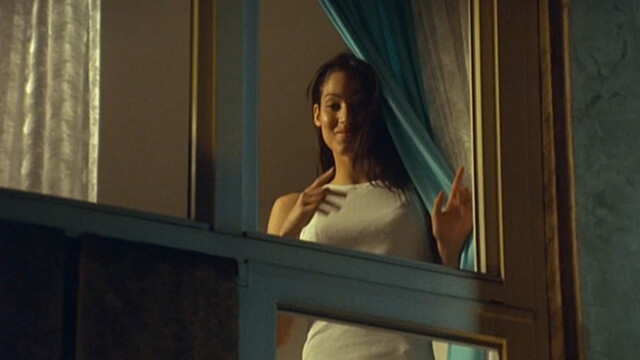 Sofia Boutella sexy – Le défi (2002)