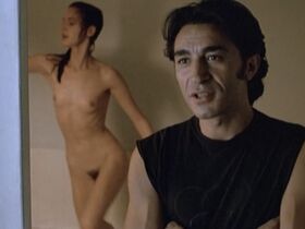 Fanny Bastien nude – Urgence (1985)