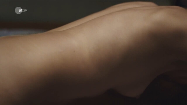 Anja Kling nude – Der gleiche Himmel s01e03 (2017)