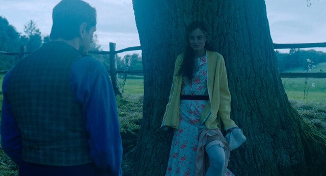 Emma Corrin nude – Lady Chatterley's Lover (2022)