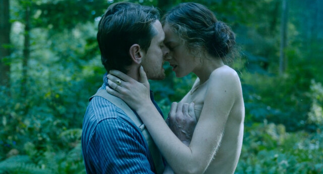 Emma Corrin nude – Lady Chatterley's Lover (2022)