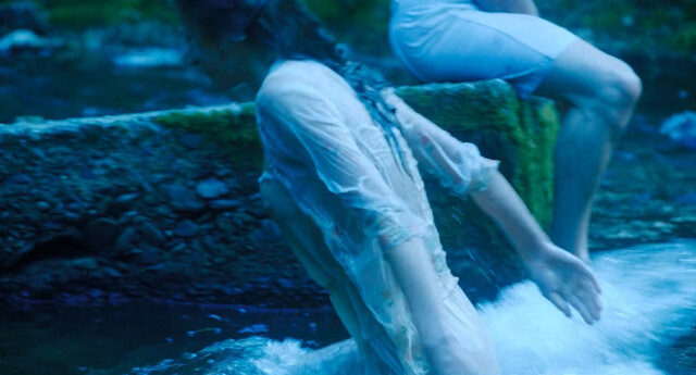 Emma Corrin nude – Lady Chatterley's Lover (2022)