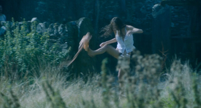 Emma Corrin nude – Lady Chatterley's Lover (2022)