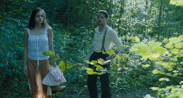 Emma Corrin nude – Lady Chatterley's Lover (2022)