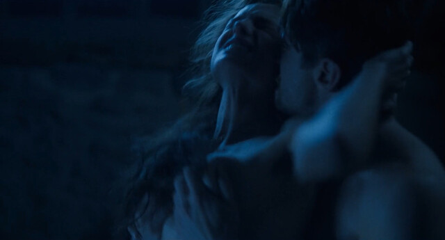 Emma Corrin nude – Lady Chatterley's Lover (2022)