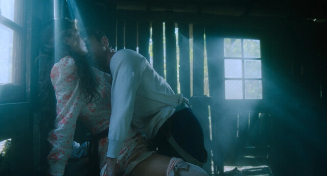 Emma Corrin nude – Lady Chatterley's Lover (2022)