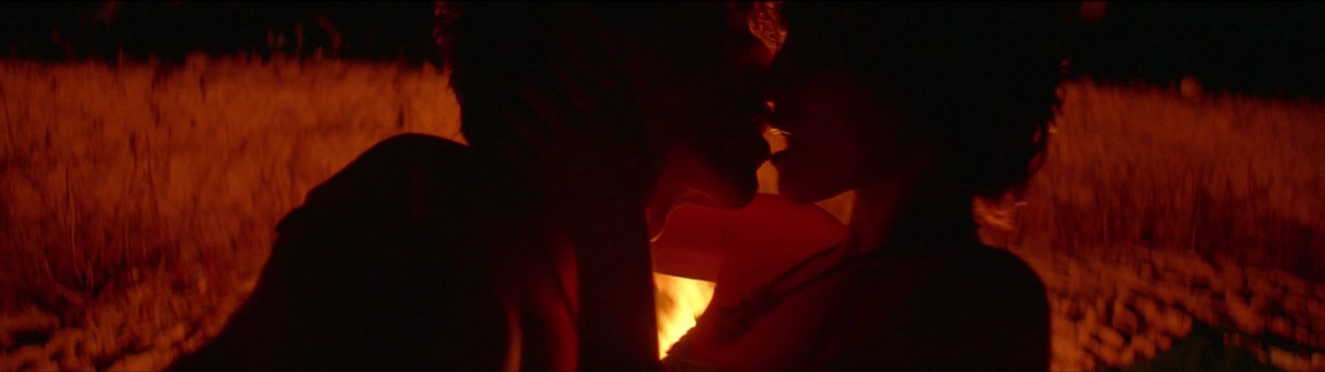 Bianca Comparato sexy – 1981 (Alagoas) (2015)