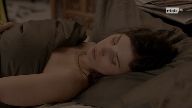 Aylin Tezel sexy – Tatort e844 (2012)