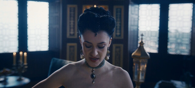 Solenn Mara Lewis nude – The Serpent Queen s02e02 (2024)